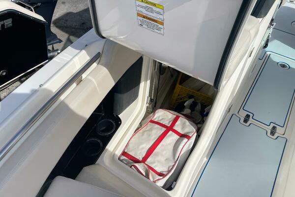 23ft Boston Whaler Yacht For Sale