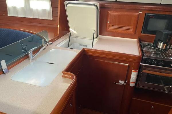 Blue Pearl 47ft Beneteau Yacht For Sale