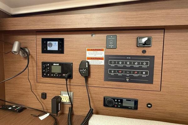 Disconnect 40ft Beneteau Yacht For Sale