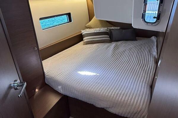 Disconnect 40ft Beneteau Yacht For Sale