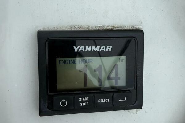 Disconnect 40ft Beneteau Yacht For Sale