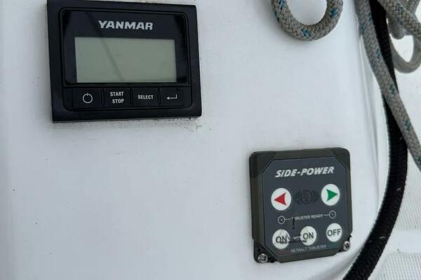 Disconnect 40ft Beneteau Yacht For Sale