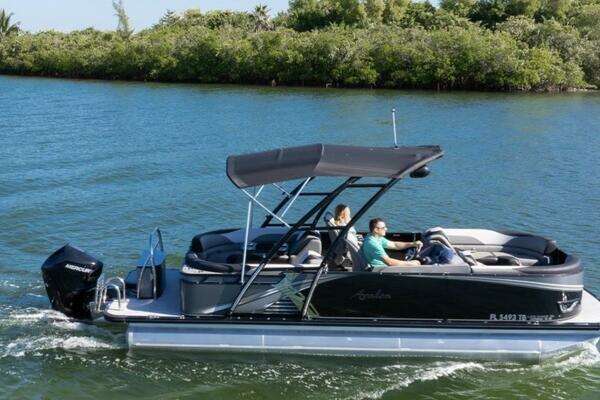 Photo of the 2021 Avalon LSZ Quad Lounger 24