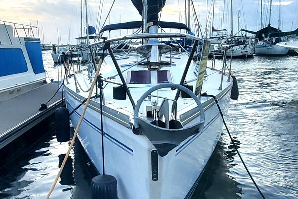HULLABLOO 41ft Catalina Yacht For Sale