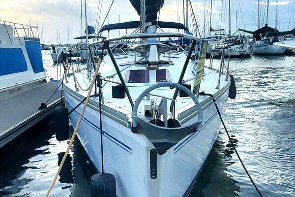 Photo of the 2007 Catalina 400 MK II "HULLABLOO"