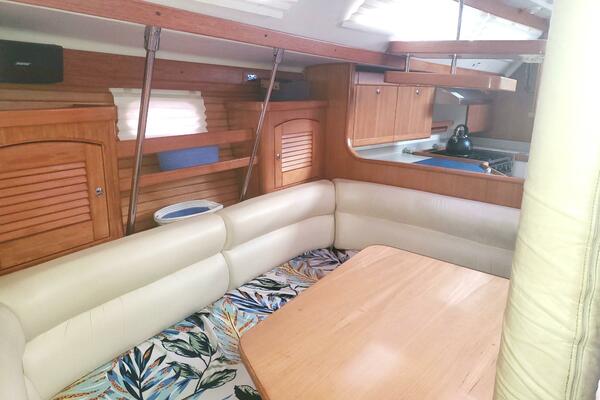 HULLABLOO 41ft Catalina Yacht For Sale