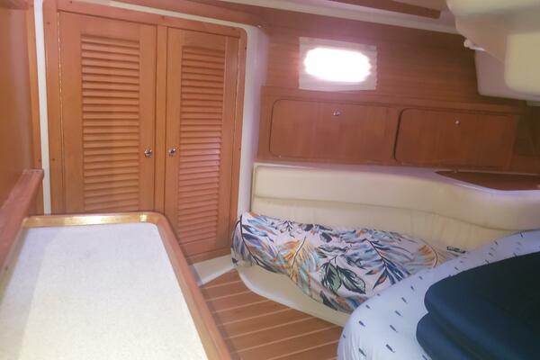 HULLABLOO 41ft Catalina Yacht For Sale