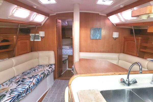 HULLABLOO 41ft Catalina Yacht For Sale