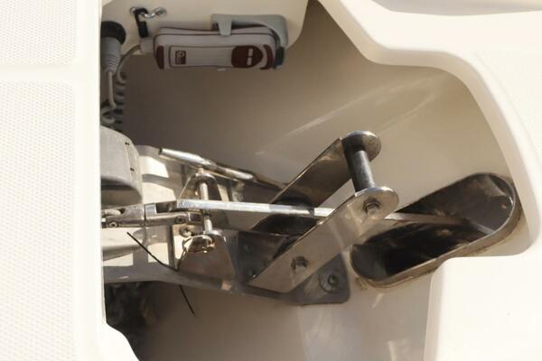 32ft Boston Whaler Yacht For Sale