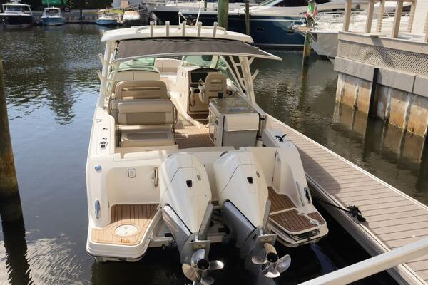 32ft Boston Whaler Yacht For Sale