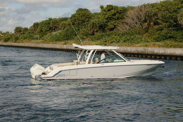 32-ft-Boston Whaler-2021-320 Vantage- Delray Beach Florida United States  yacht for sale