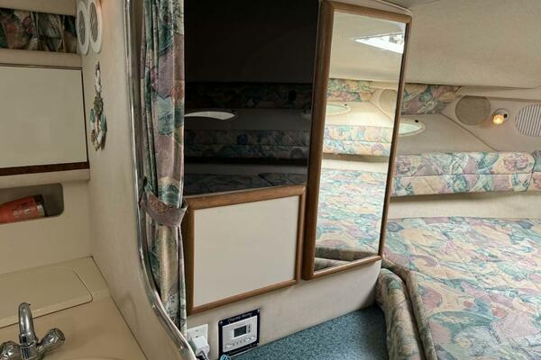 33ft Sea Ray Yacht For Sale