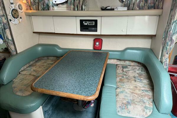 33ft Sea Ray Yacht For Sale