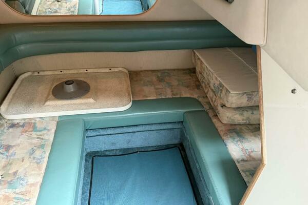 33ft Sea Ray Yacht For Sale