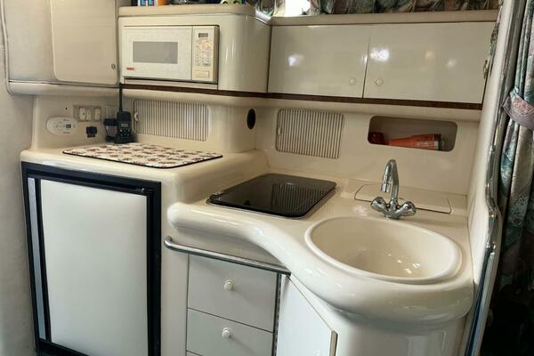 33ft Sea Ray Yacht For Sale