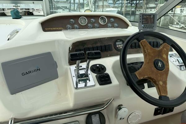 33ft Sea Ray Yacht For Sale