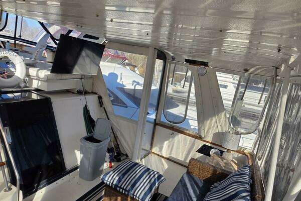 Photo of the 1988 Sea Ray 415 "Triskele"
