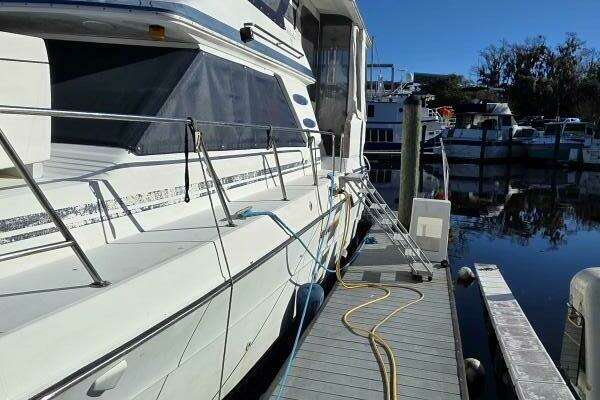 Photo of the 1988 Sea Ray 415 "Triskele"