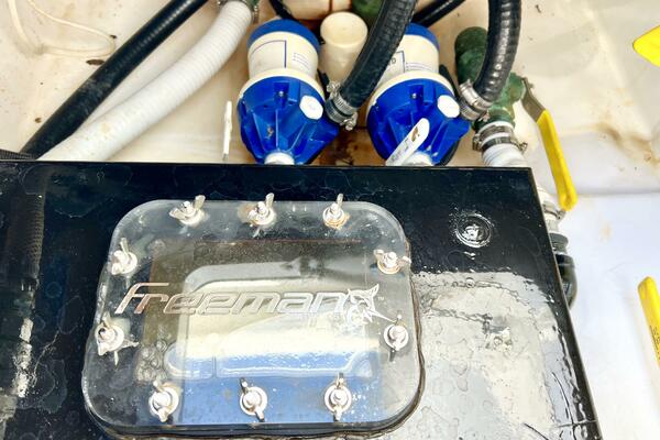 34ft Freeman Yacht For Sale