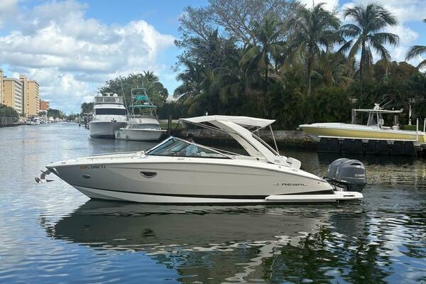 29ft Regal Yacht For Sale