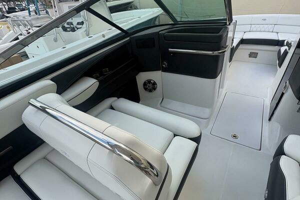 29ft Regal Yacht For Sale