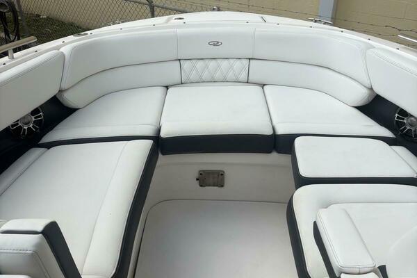 29ft Regal Yacht For Sale