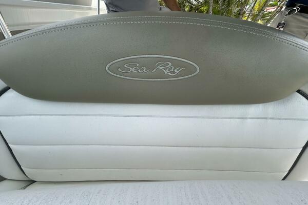 24ft Sea Ray Yacht For Sale