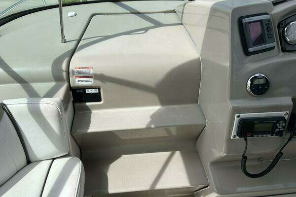 Photo of the 2007 Sea Ray 240 Sundancer