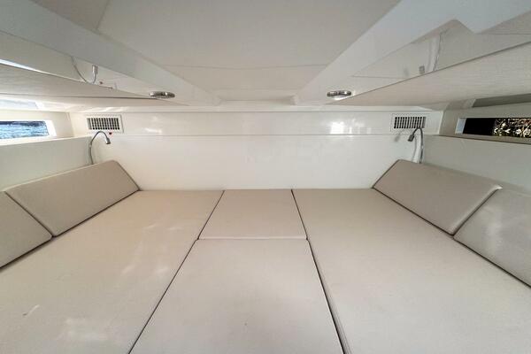 32ft De Antonio Yacht For Sale