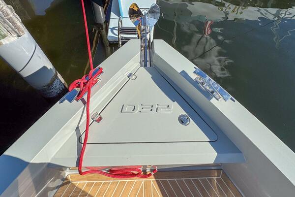 32ft De Antonio Yacht For Sale