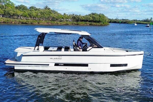 32ft De Antonio Yacht For Sale