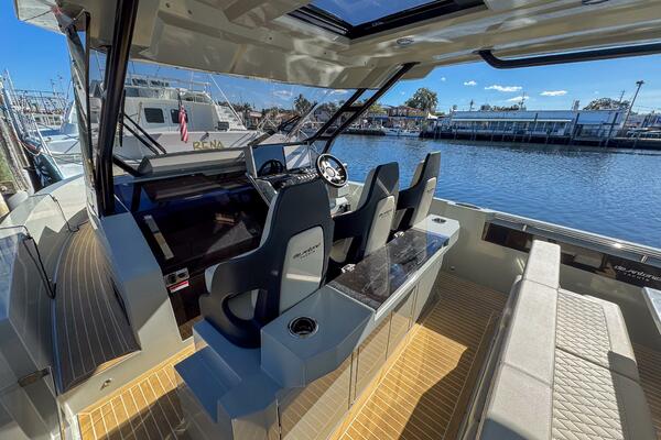 32ft De Antonio Yacht For Sale