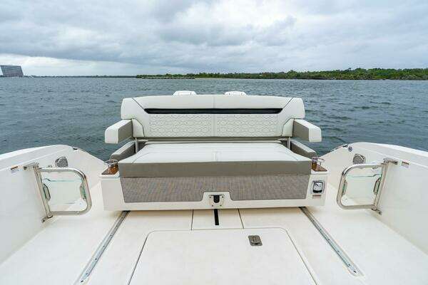 Tiara Sport 34 LS Yacht For Sale