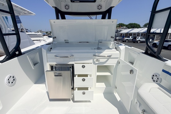 In Stock 28ft Wellcraft Yacht For Sale