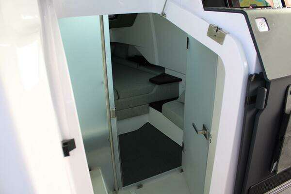 Axopar Cross Cabin Yacht For Sale