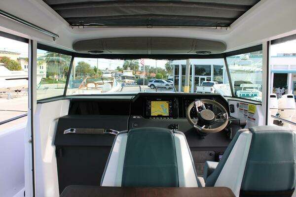 Axopar Cross Cabin Yacht For Sale