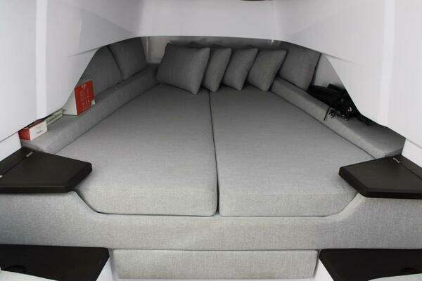 Axopar Cross Cabin Yacht For Sale