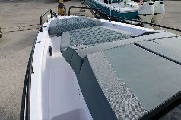 Axopar Cross Cabin Yacht For Sale