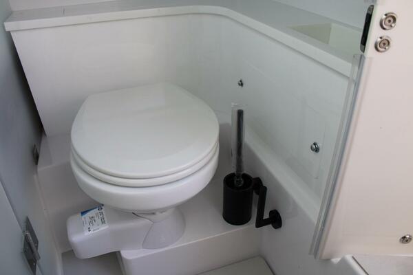 37ft Axopar Yacht For Sale