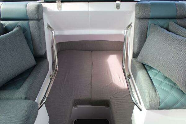 Axopar Cross Cabin Yacht For Sale