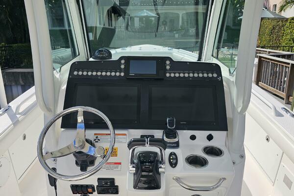 27ft Everglades Yacht For Sale