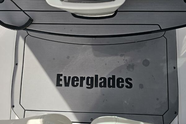 27ft Everglades Yacht For Sale