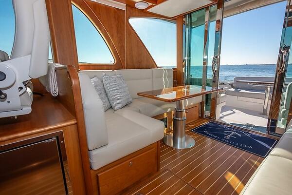 Silver Spirit 43ft Sabre Yacht For Sale