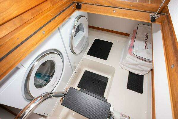 Sabre 43  Salon Express Yacht For Sale