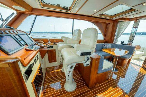 Hinckley Talaria 48 Yacht For Sale