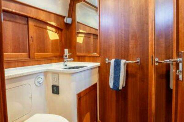 Hinckley Talaria 48 Yacht For Sale