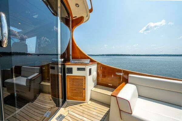 Hinckley Talaria 48 Yacht For Sale