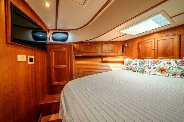 Hinckley Talaria 48 Yacht For Sale