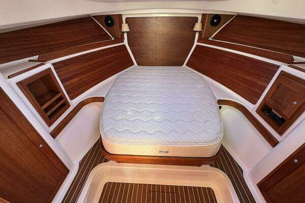 Back Cove 34O Yacht For Sale