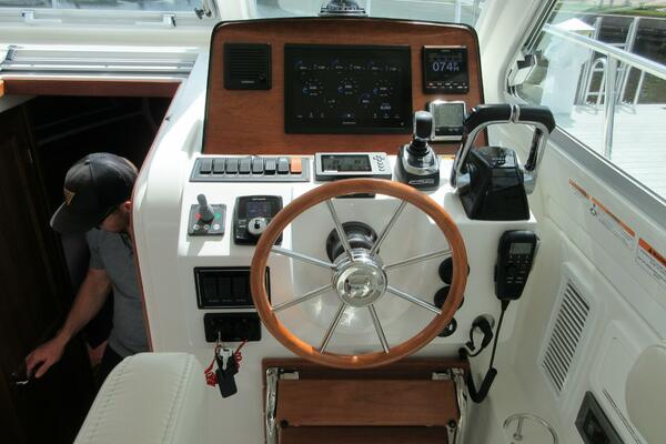 34ft Back Cove Yacht For Sale